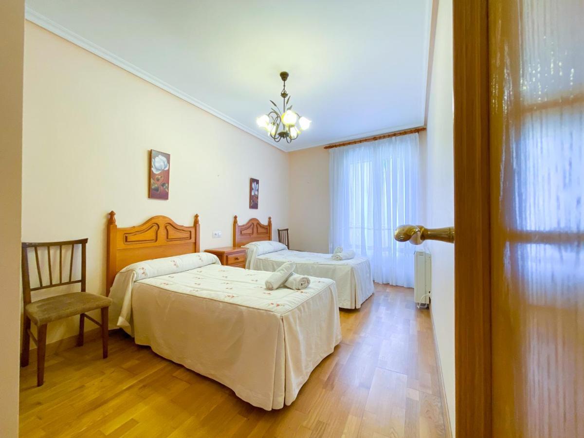 Vivienda Turistica Los Leones Берланга де Дуеро Екстериор снимка