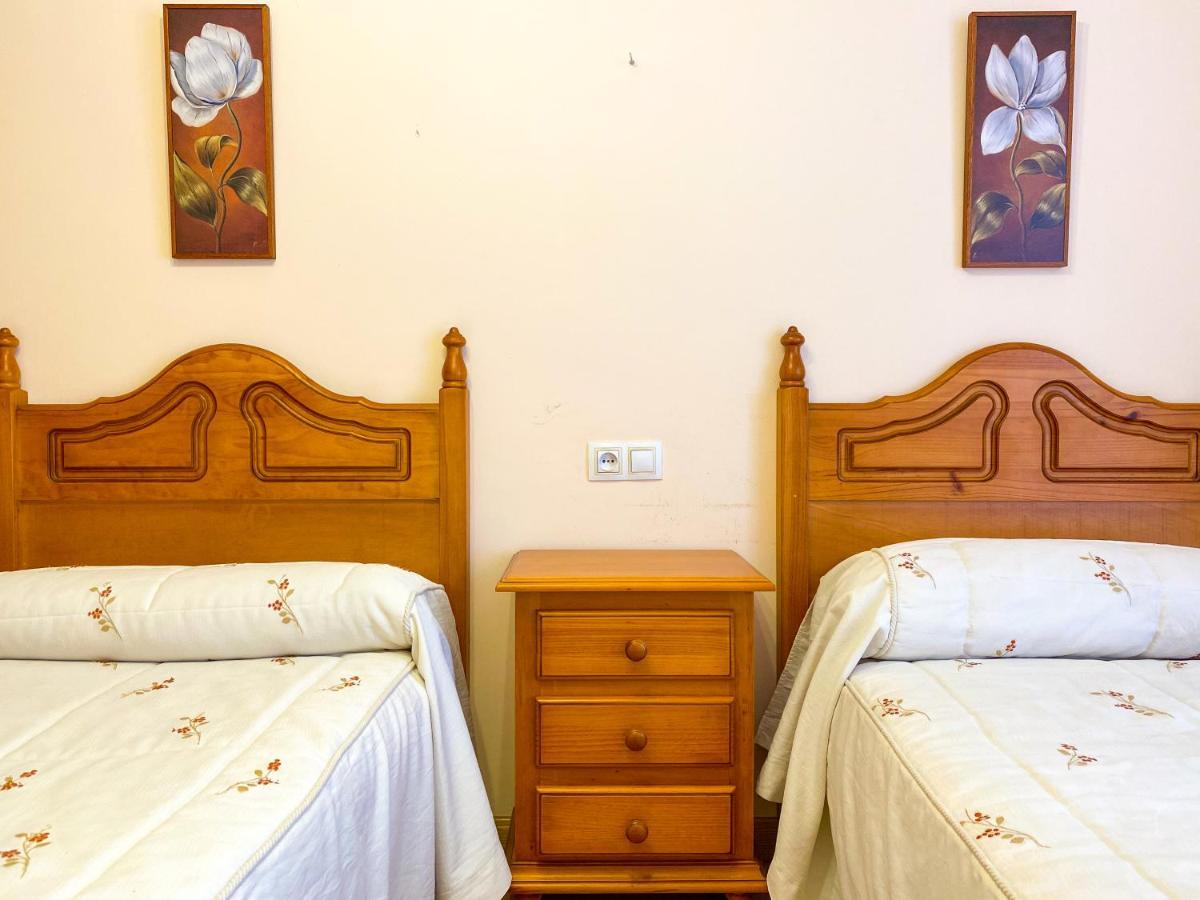 Vivienda Turistica Los Leones Берланга де Дуеро Екстериор снимка