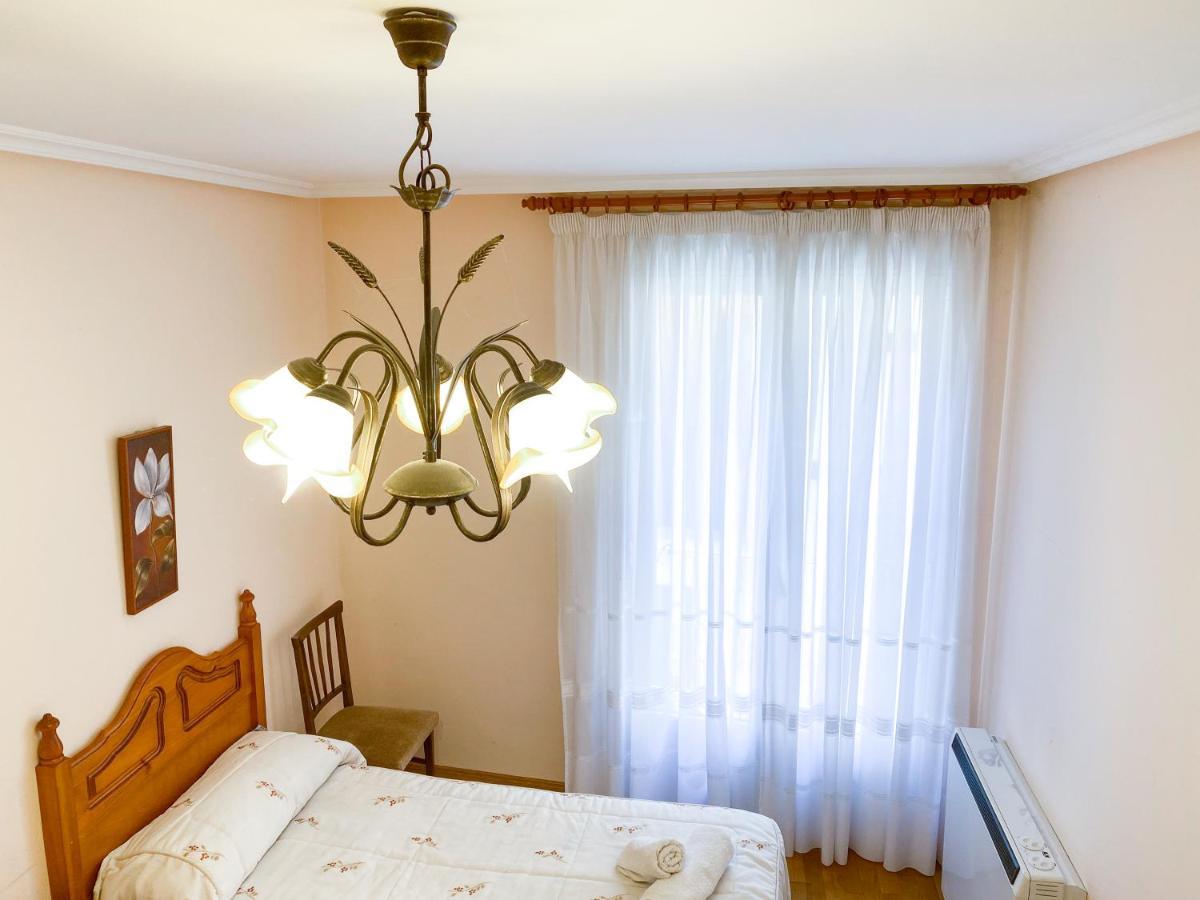 Vivienda Turistica Los Leones Берланга де Дуеро Екстериор снимка