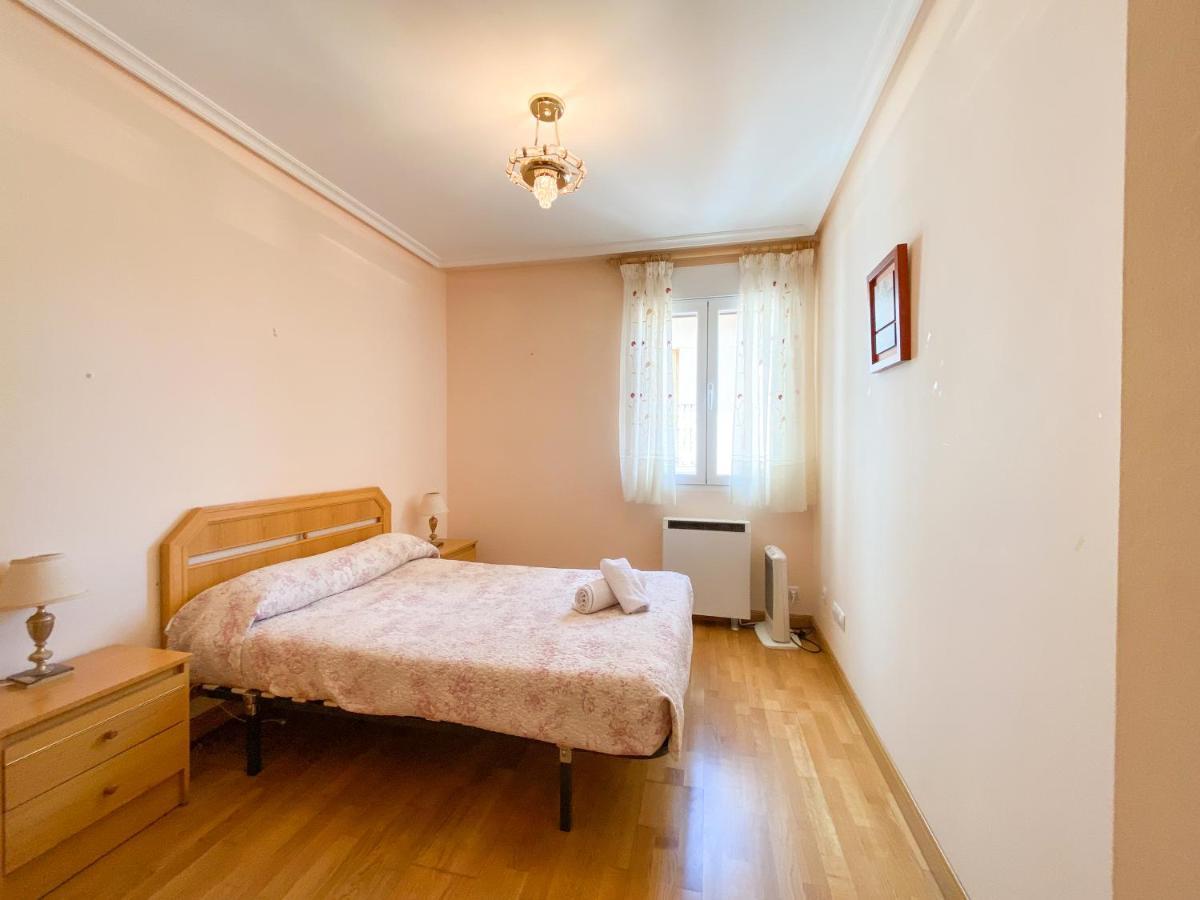 Vivienda Turistica Los Leones Берланга де Дуеро Екстериор снимка