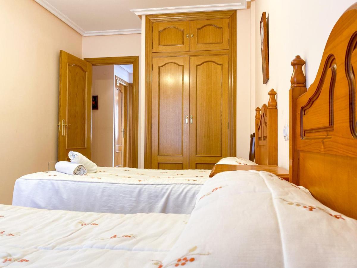 Vivienda Turistica Los Leones Берланга де Дуеро Екстериор снимка